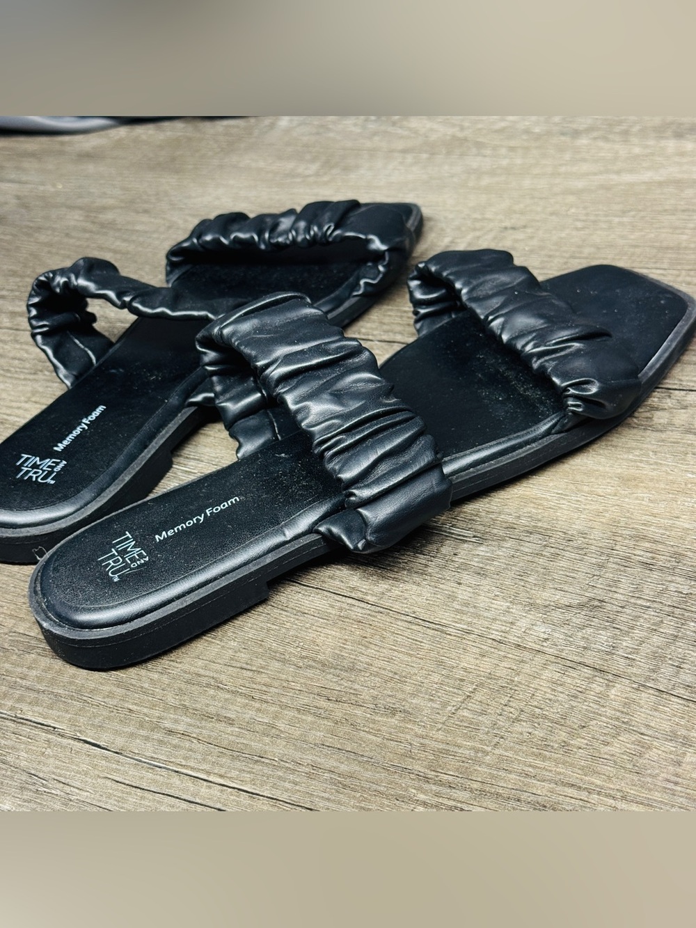 Time&Tru Puffy Strap Slide Sandals Women’s Size 10 Black Memory Foam NWOT